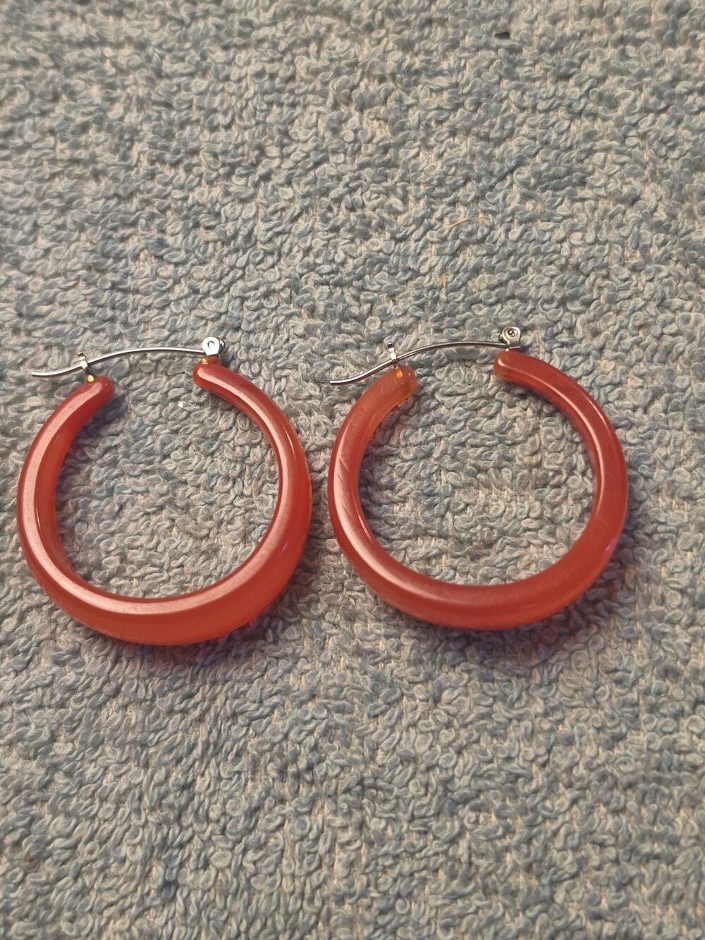 Vintage Translucent Red Chunky Hoop Earrings Plastic Acrylic Lucite Snap Bar